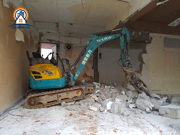 Tháo dỡ nhà cũ tại Sóc Trăng