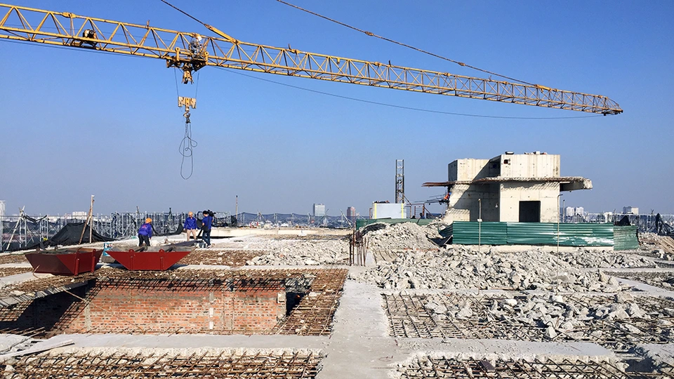 Cắt bê tông bằng dây kim cương tại Huế