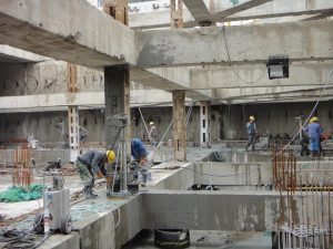 Cắt bê tông bằng dây kim cương tại Đà Nẵng