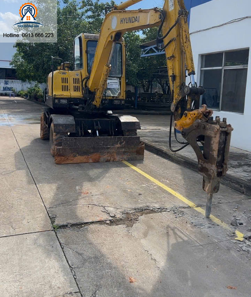 Đục phá bê tông khu công nghiệp Amata