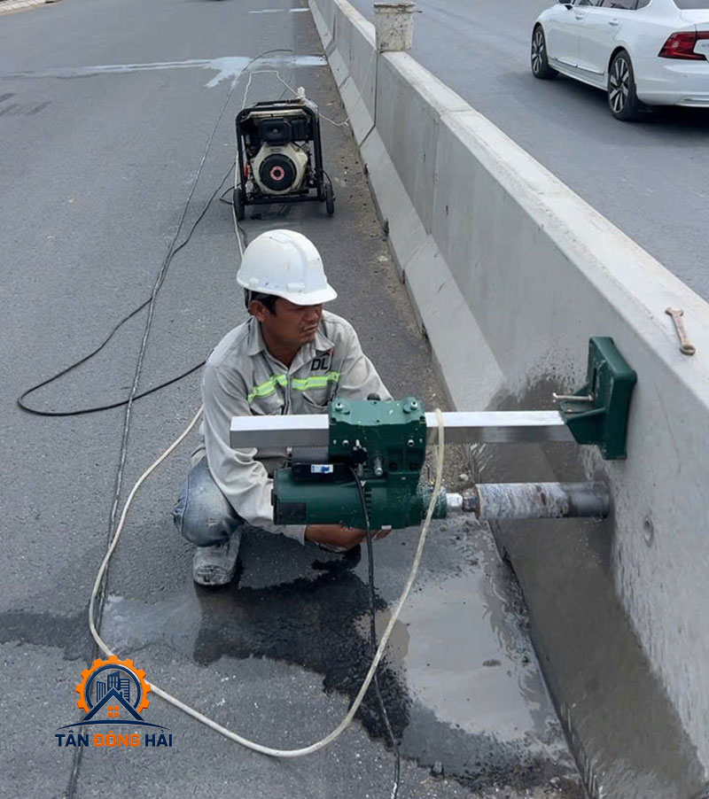 Khoan rút lõi bê tông tại Long An